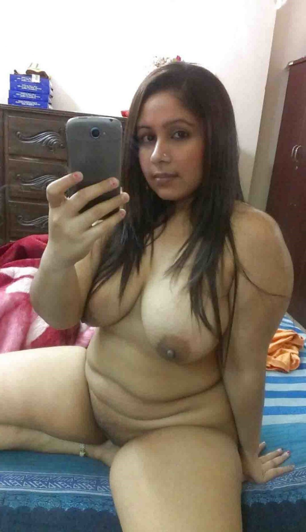 https://www.tamilsex.co/wp-content/uploads/2018/05/fatty-fullnude-indian-village-bhabhi-selfie-bedroom-1068x1857.jpg